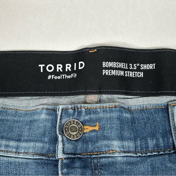 Torrid 3.5” Bombshell Premium Stretch High-Rise Jean Short NWT - Picture 3 of 14